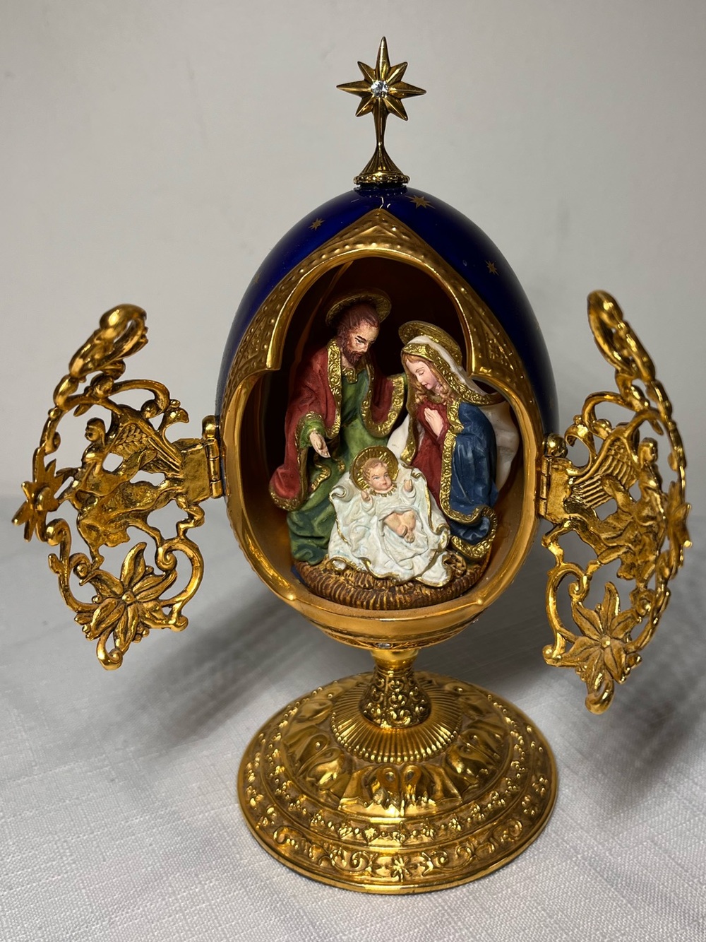 "A King is Born" House of Fabergé collector's egg 
Franklin Mint
Nativity
